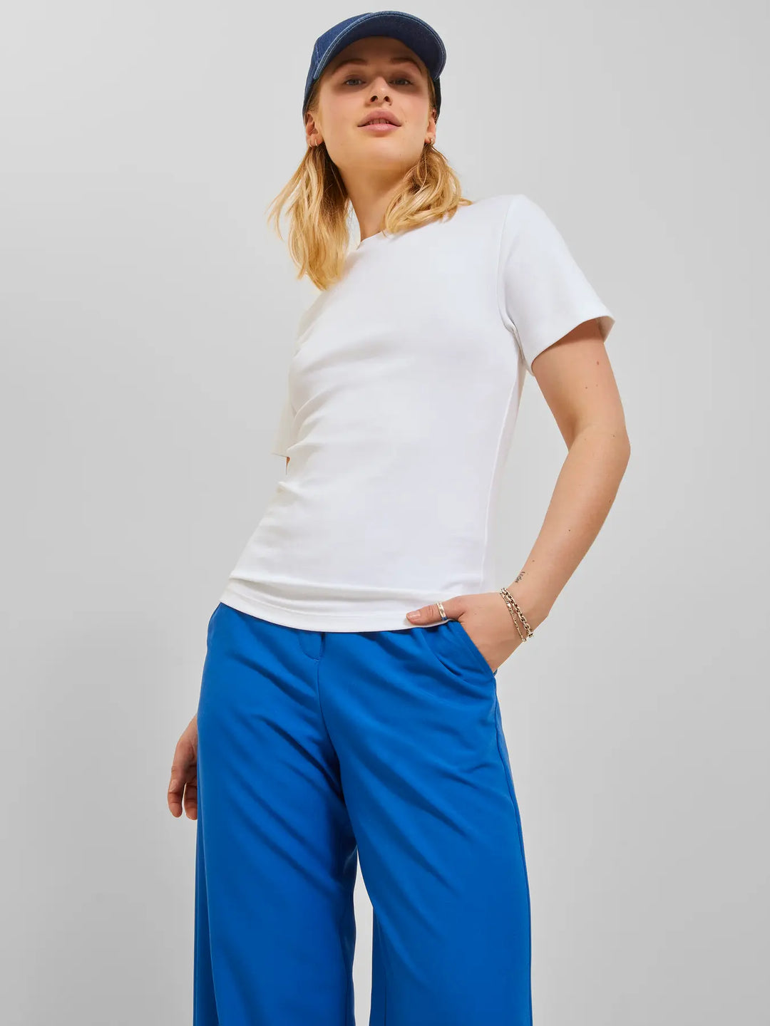Belle Tee