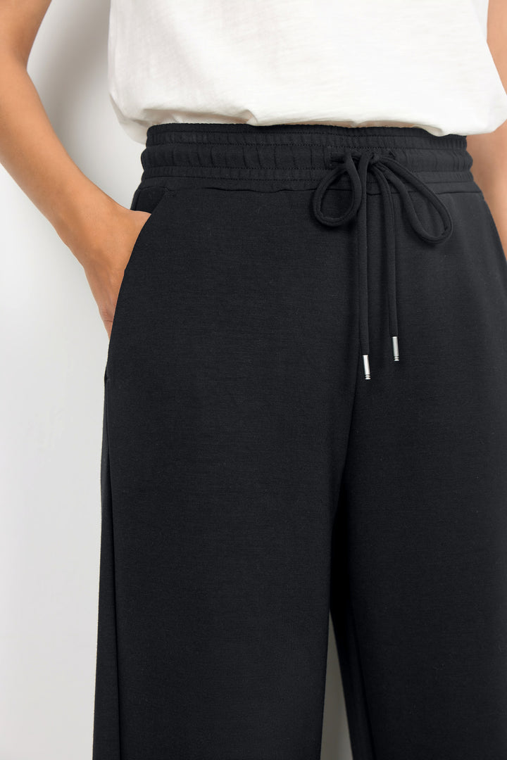 Banu 33 Pants - Black