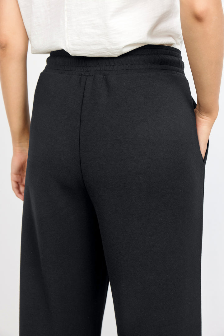 Banu 33 Pants - Black