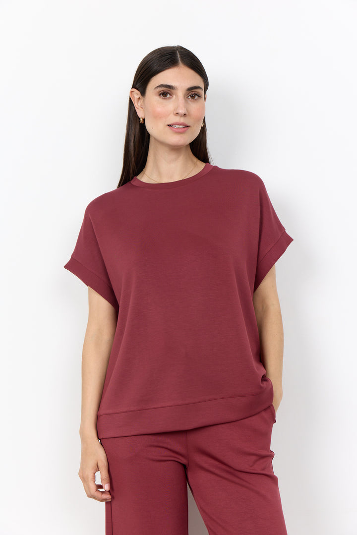Banu 245 Tee