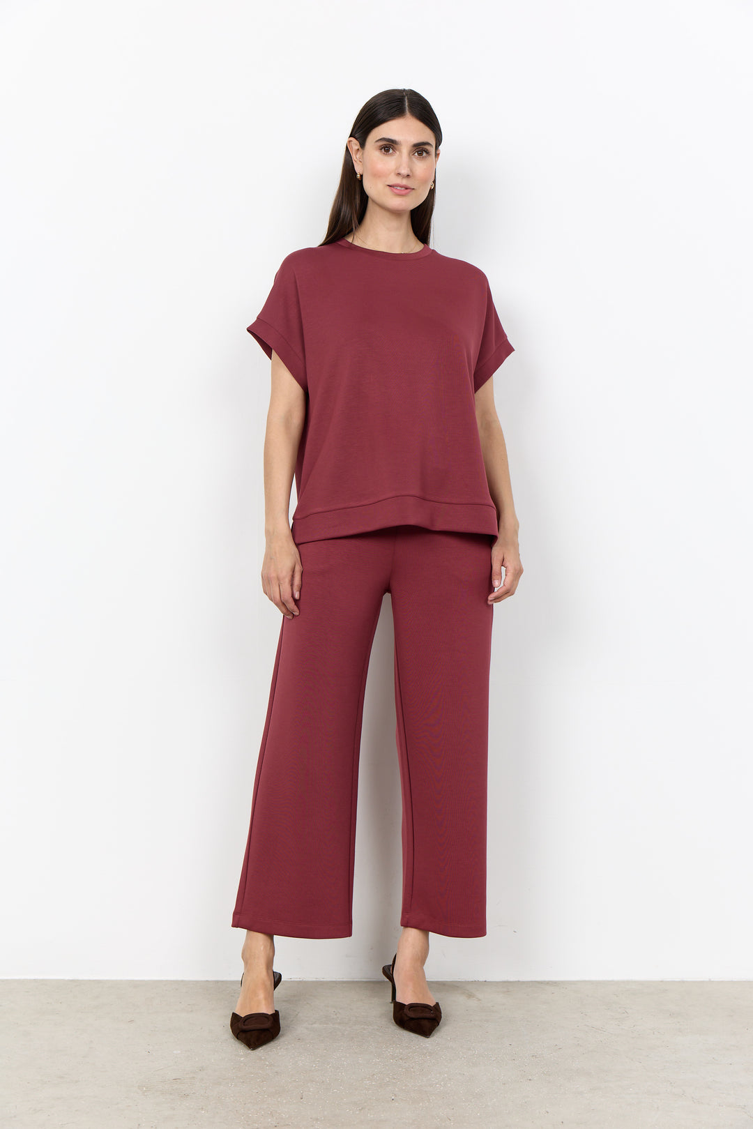 Banu 245 Tee