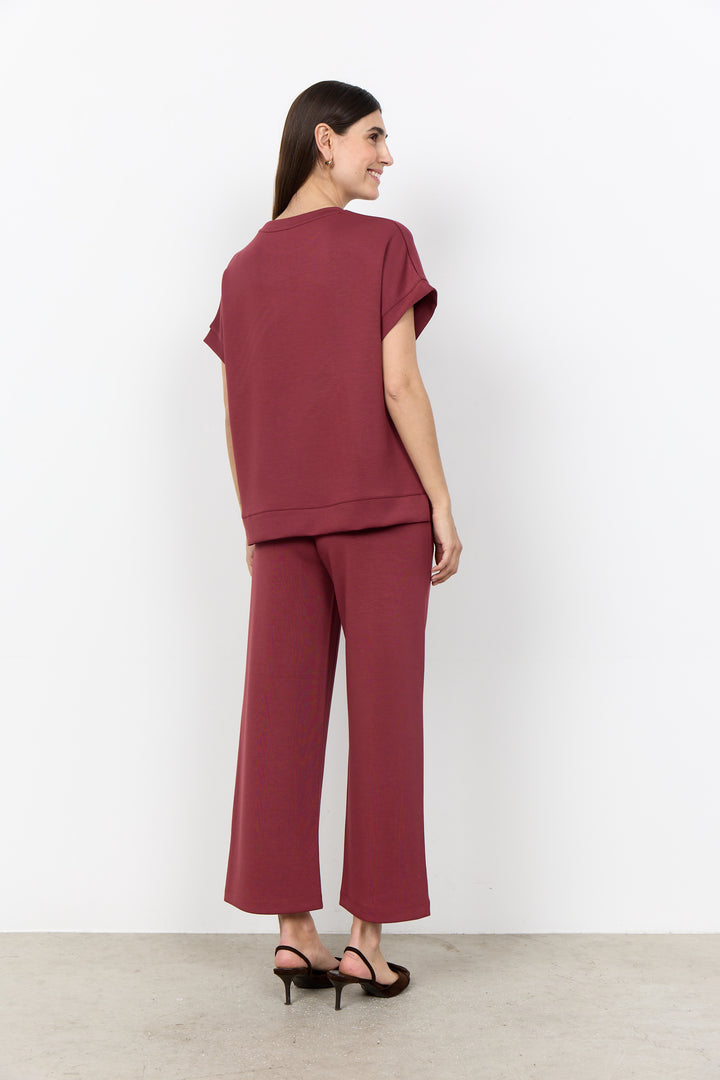 Banu 245 Tee