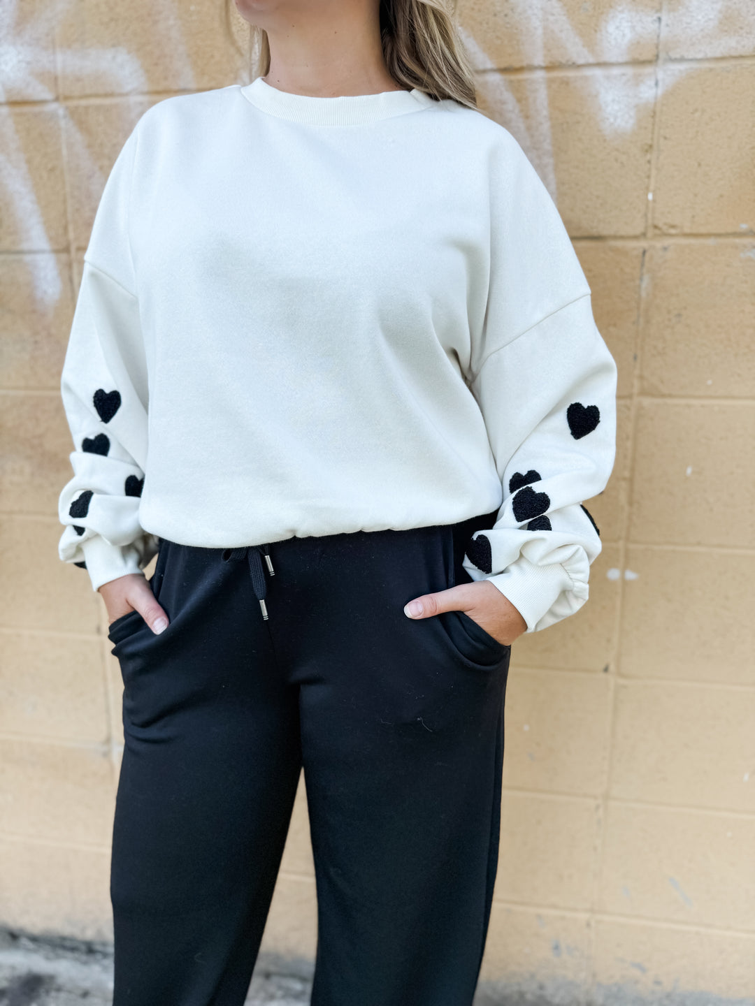 Macy Sweatshirt - Black Hearts