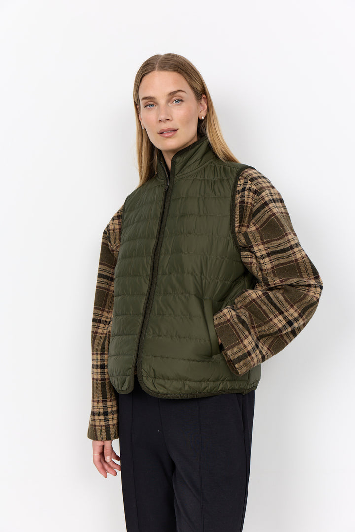 Benete 6 Vest