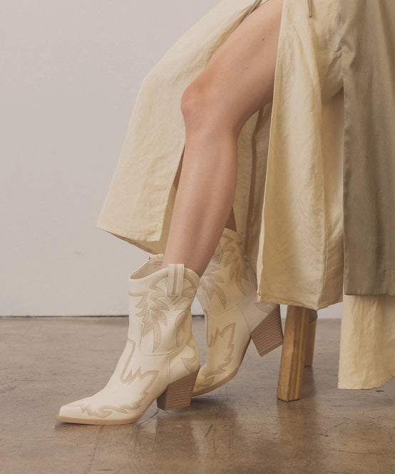 The Nantes Embroidered Cowboy Boot