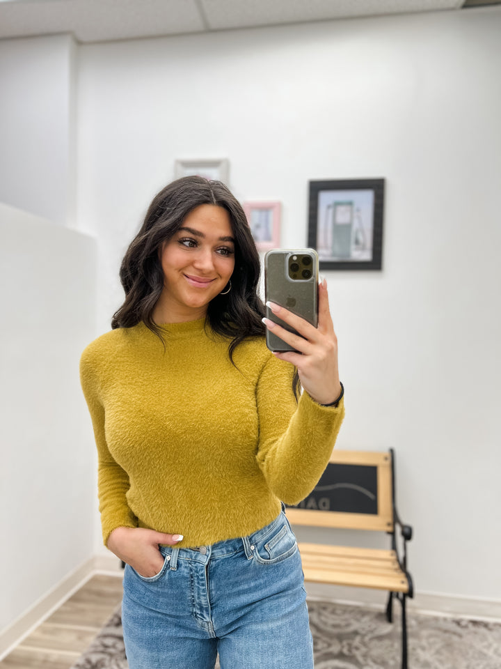 Ari Fuzzy Sweater - Yellow