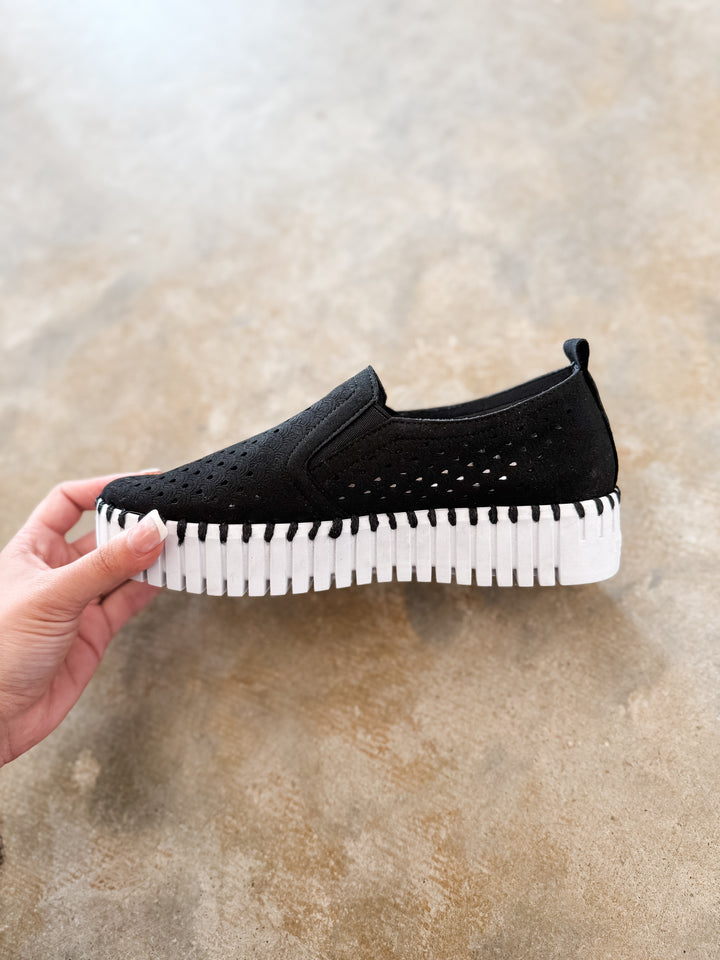 Tulip Slip On Shoe - Black Scales