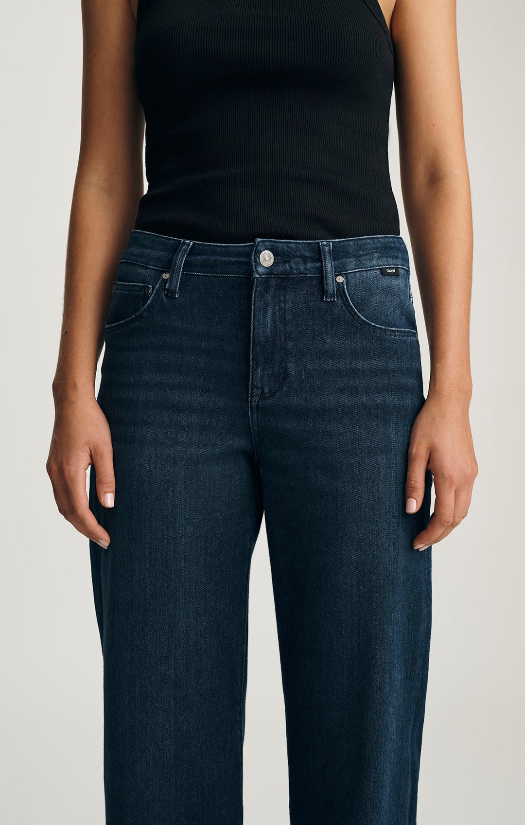 Sabrina Dark Blue Move