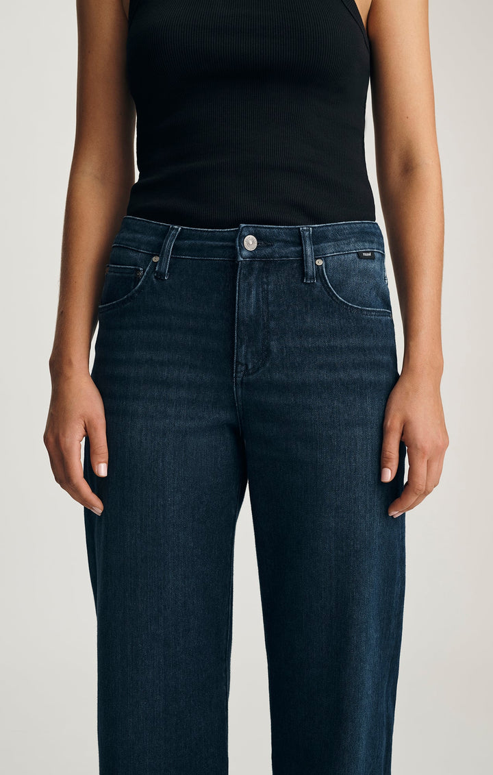 Sabrina Dark Blue Move