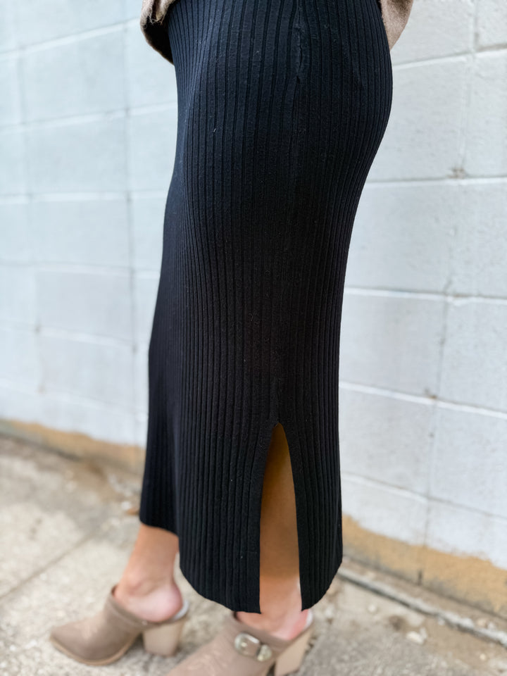 Mila Midi Skirt - Black