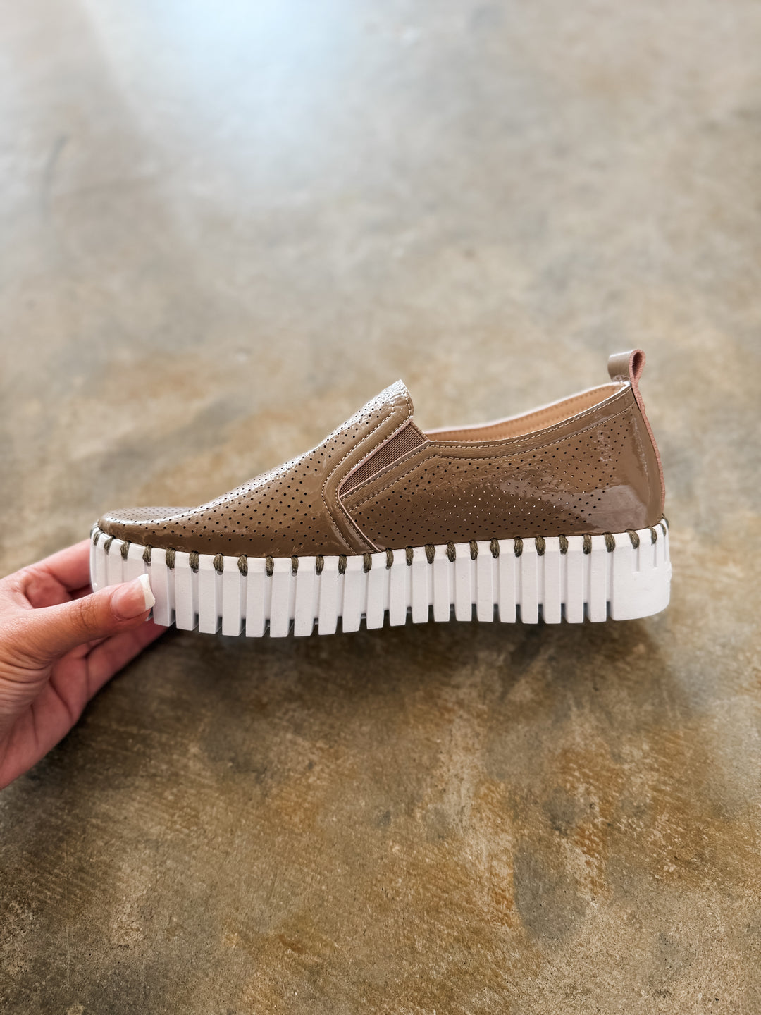 Tulip Slip On Shoe - Mocha
