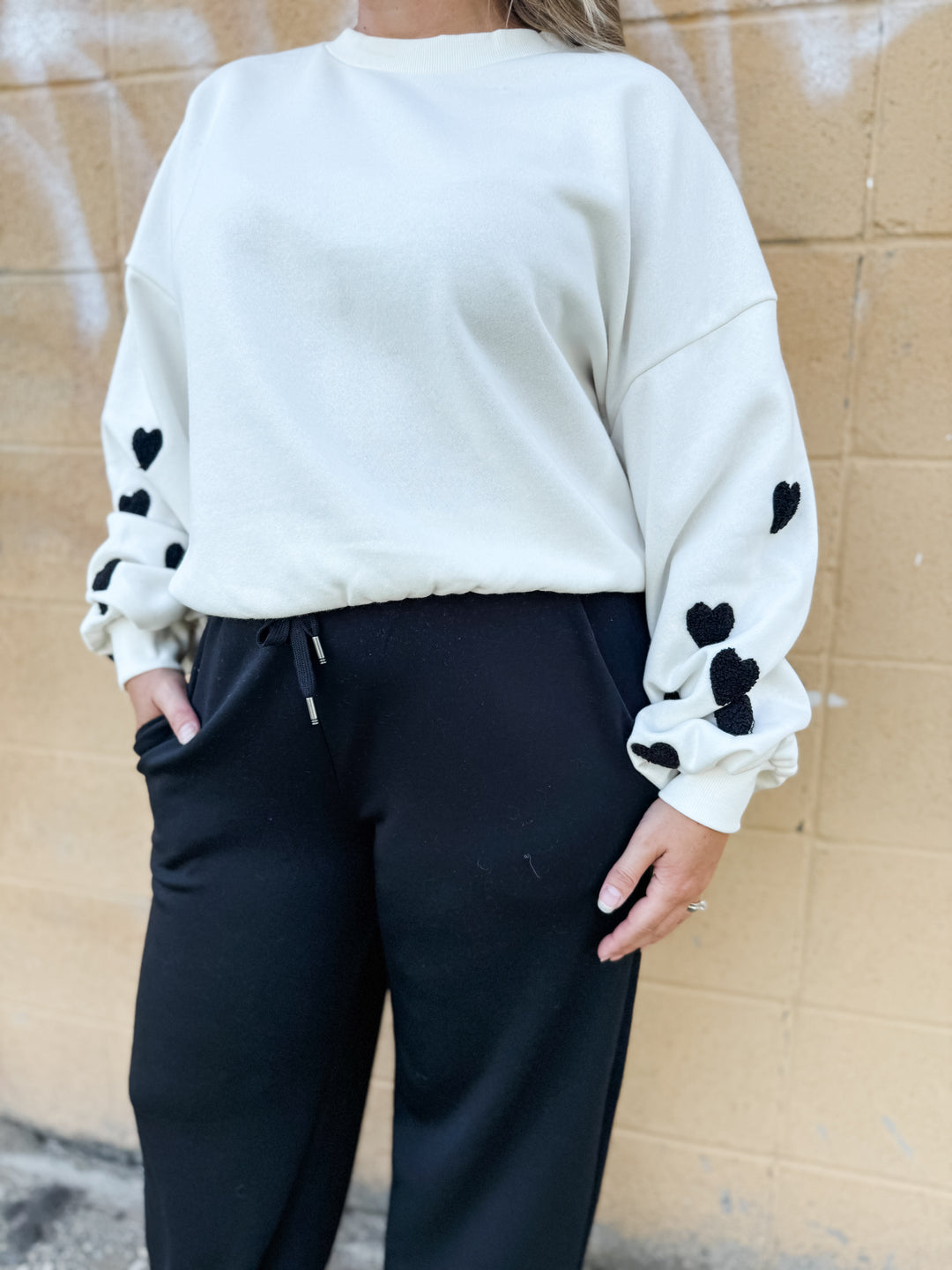 Macy Sweatshirt - Black Hearts
