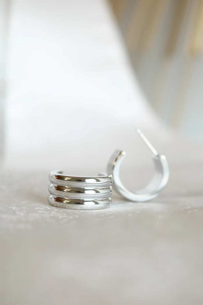 The McKenzie Earrings - Silver