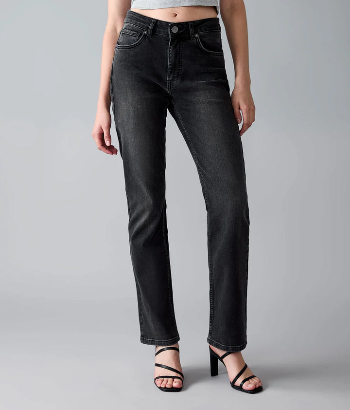 Denver Straight Jeans - Black Ash