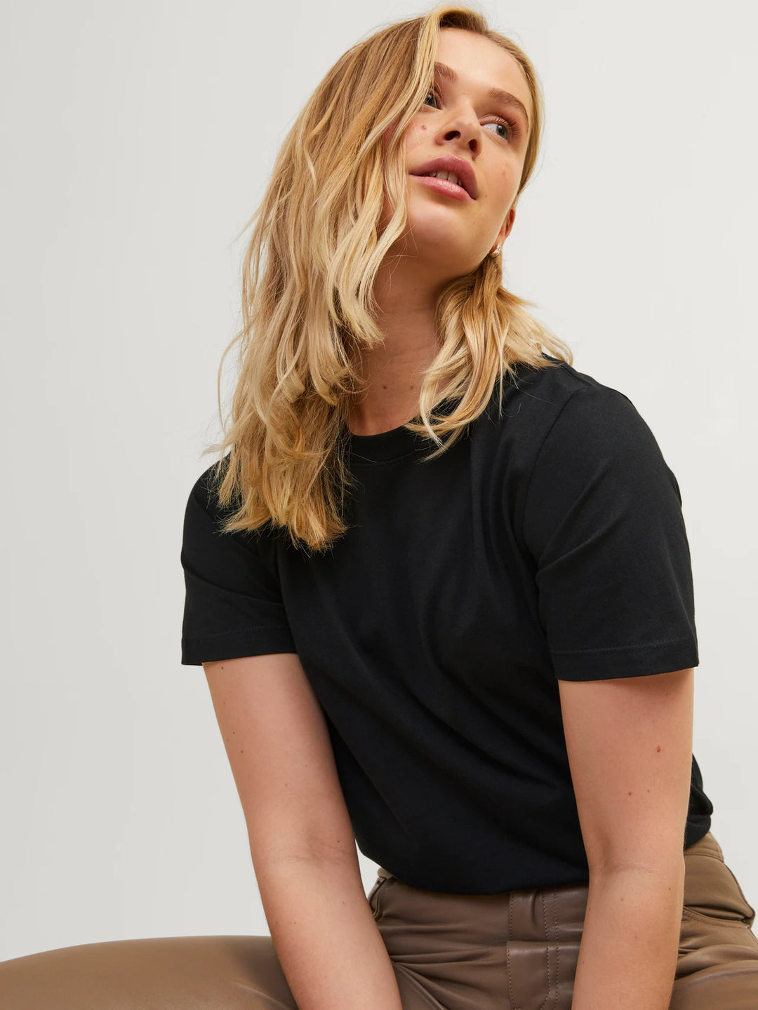 Anna Tee - Black